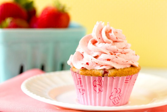 strawberry-cupcakes-1-550