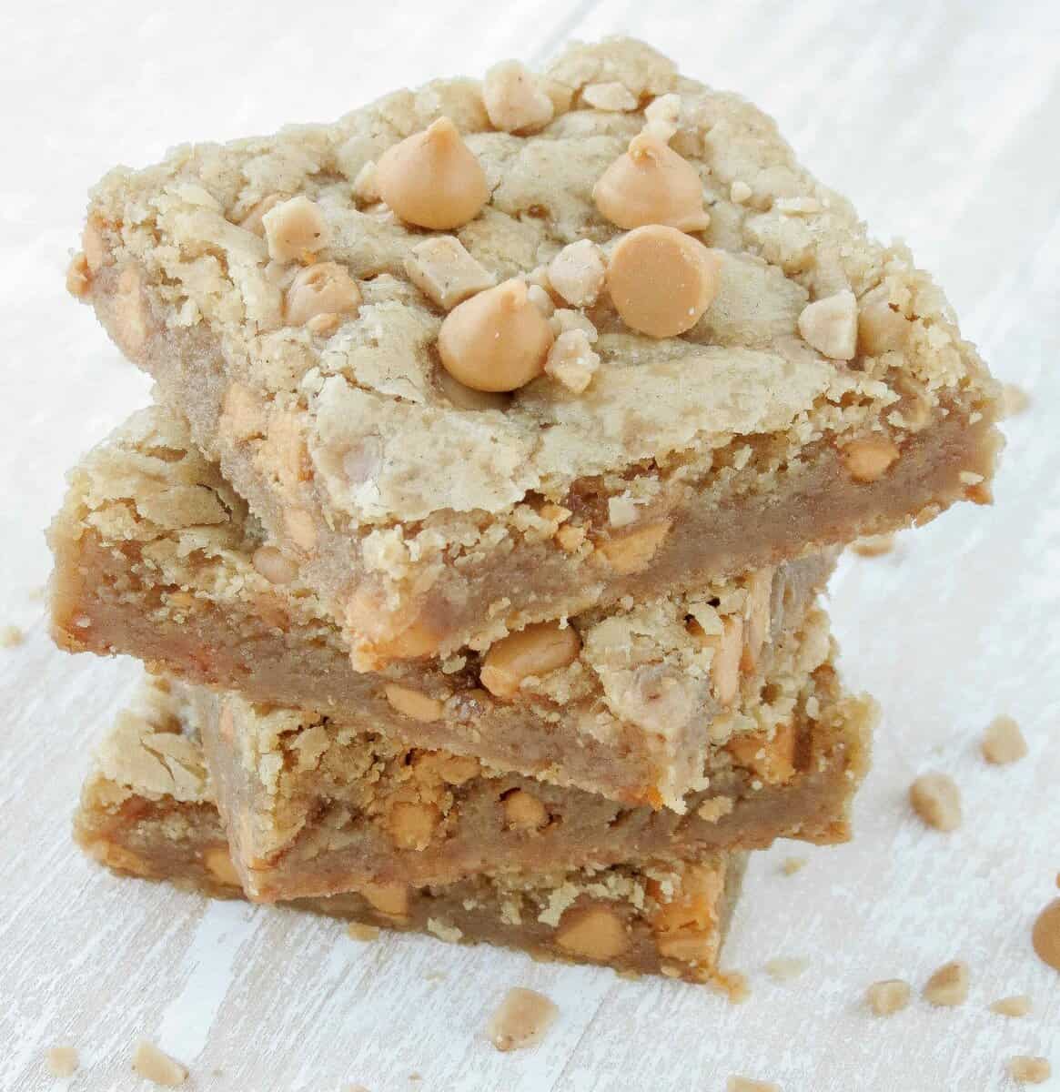 Butterscotch Toffee Blondies - Sprinkle Some Sugar