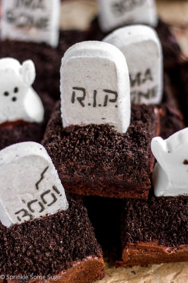 Graveyard Brownies - Sprinkle Some Sugar