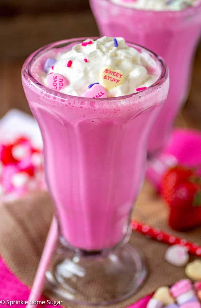 Fresh Strawberry Milkshakes - Sprinkle Some Sugar