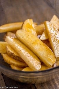 Crispy Potato Wedges - Perfectly spiced potato wedges that are perfectly crispy on the outside and tender on the inside.