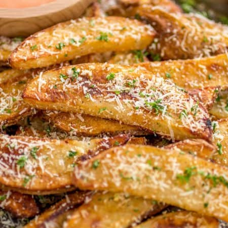 Crispy Potato Wedges - Perfectly spiced potato wedges that are perfectly crispy on the outside and tender on the inside.