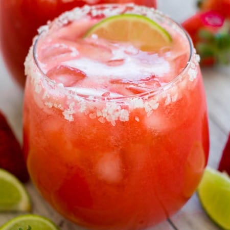 Fresh Strawberry Margaritas - Strawberry margaritas that use fresh strawberries for a fun, refreshing drink!