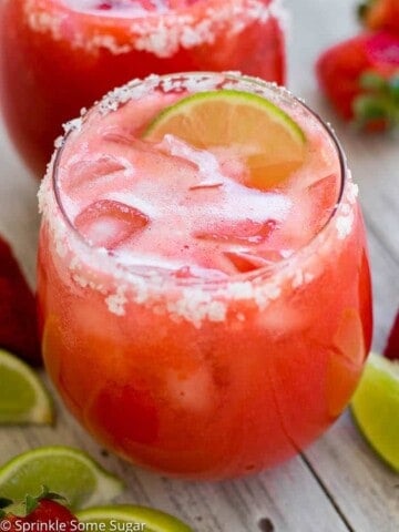 Fresh Strawberry Margaritas - Strawberry margaritas that use fresh strawberries for a fun, refreshing drink!