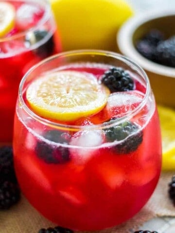 Homemade Blackberry Lemonade - Enjoy some 'me time' this Summer while flipping through your favorite magazine {Cooking Light is my choice!) and sip on this homemade blackberry lemonade!