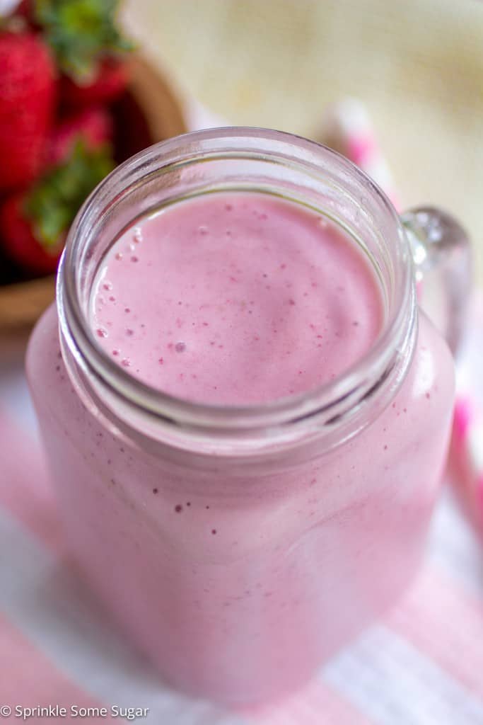 Strawberry Cheesecake Smoothie - Creamy and flavorful strawberry cheesecake smoothie packed with the nutrients needed to start your day off right!