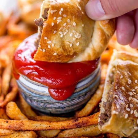 Cheese Burger Pockets - These cheeseburger pockets are such a fun twist on the traditional cheeseburger, using super delicious and flaky Wewalka puff pastry dough for the bread!