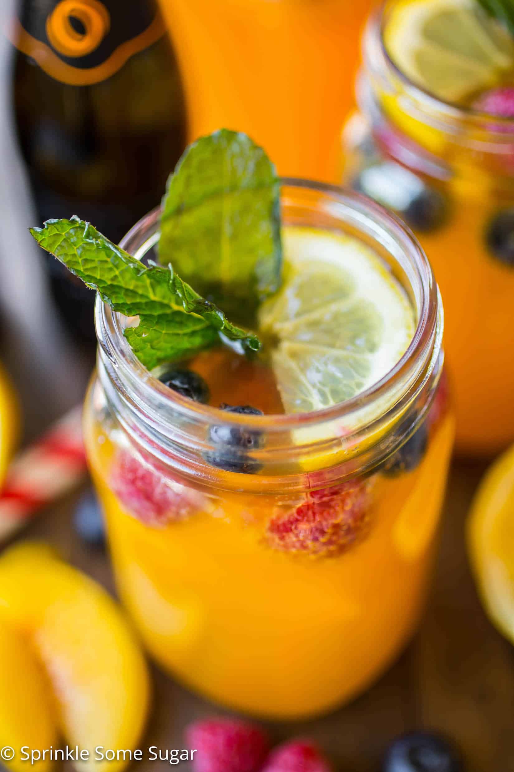 Lemon Peach Prosecco Punch - A crisp and refreshing lemon peach prosecco punch!