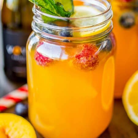 Lemon Peach Prosecco Punch - A crisp and refreshing lemon peach prosecco punch!