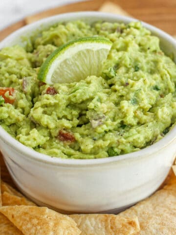 Guacamole in a bowl.